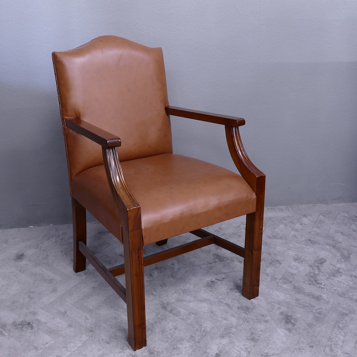 Wunderschöner Sessel mit Armlehne, Mahagoni, Leder brown