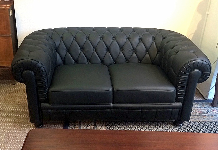 2-Sitzer Modell YS-2008 Sessel Couch Sofa Chesterfield Design Italy Leder black