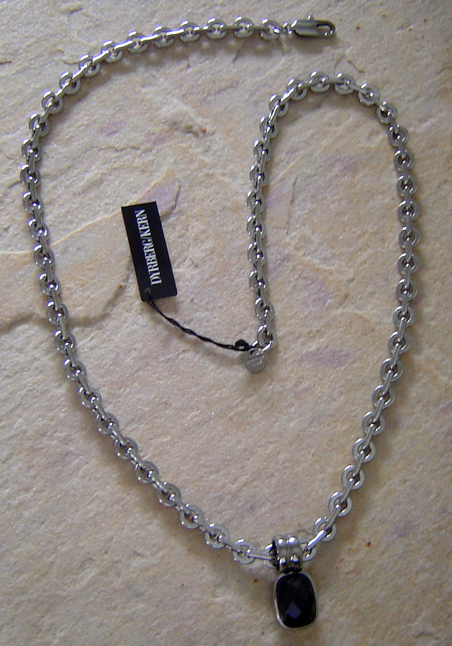 Göttliche Kette mit Anhänger Manyara von Dyrberg Kern 70 cm