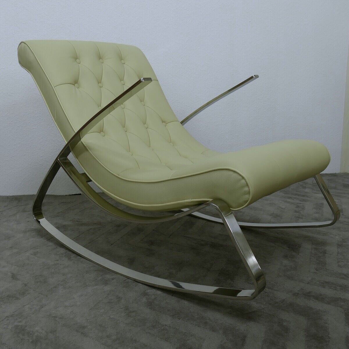 Schaukelstuhl Lounge Liege Sofa Design Klassiker Couch Farbe: Cream