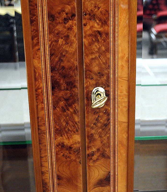 Vitrinenschrank Buffet Bücherschrank Ausstellungsstück Originalpreis 6200 Euro